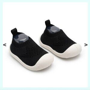 NWT 2 Tiny Feet Knitted Breathable Non-Slip Baby Shoe-Socks